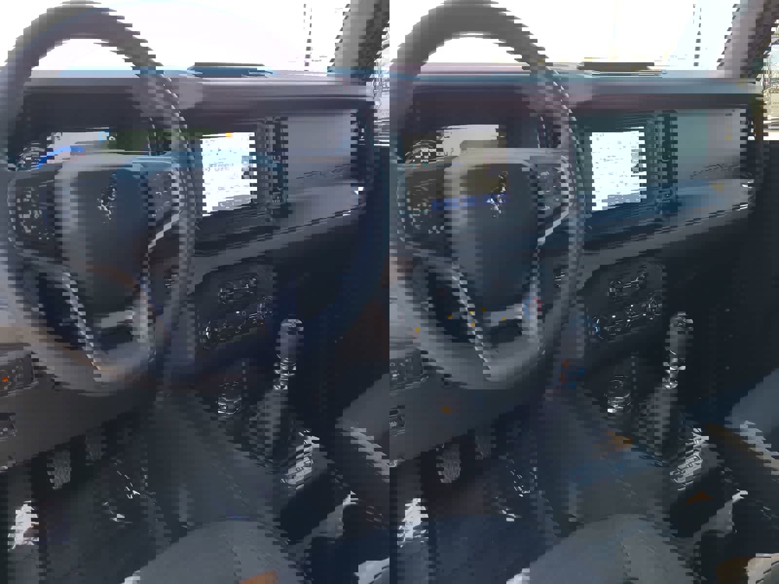 Used 2023 Ford Bronco Outer Banks image 18