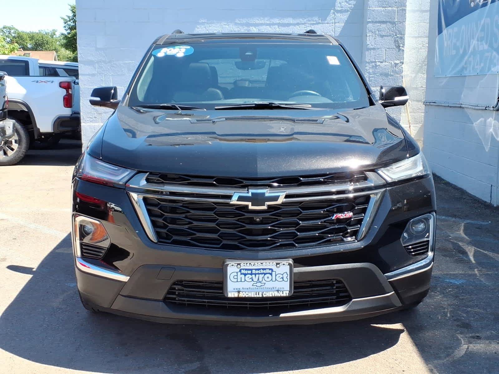 Used 2023 Chevrolet Traverse RS AWD/4WD image 2