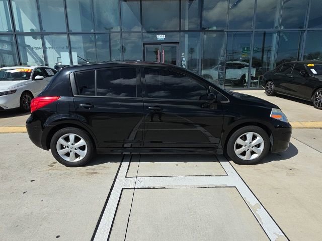 Used 2011 Nissan Versa SL w/ Premium Pkg image 3