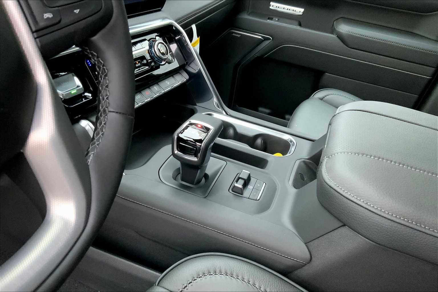 Used 2026 GMC Sierra 1500 Denali AWD/4WD image 6