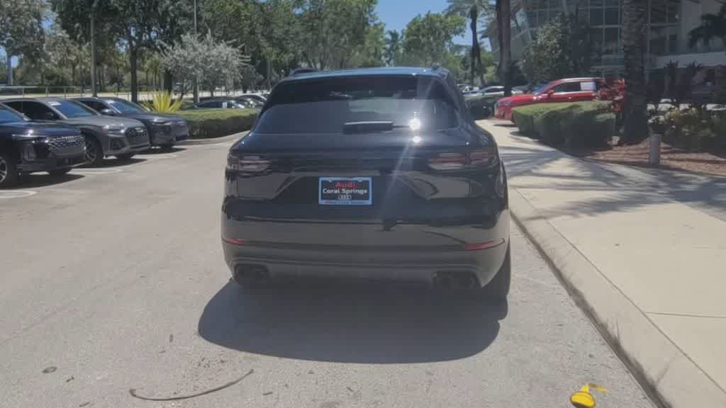 Used 2023 Porsche Cayenne AWD/4WD image 7
