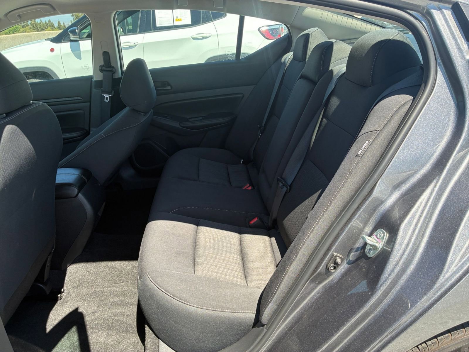 Used 2025 Nissan Altima 2.5 SV FWD image 25
