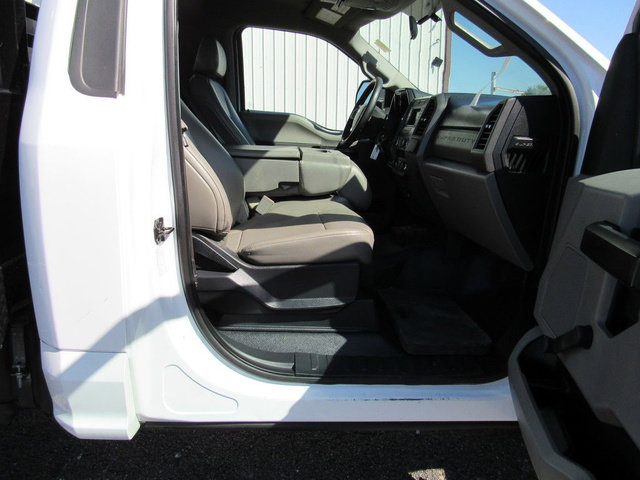 Used 2018 Ford F550 2WD Regular Cab Super Duty image 13