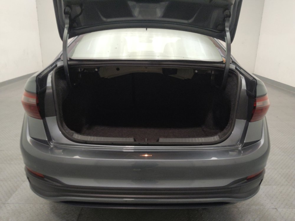 Used 2024 Volkswagen Jetta SE FWD image 29
