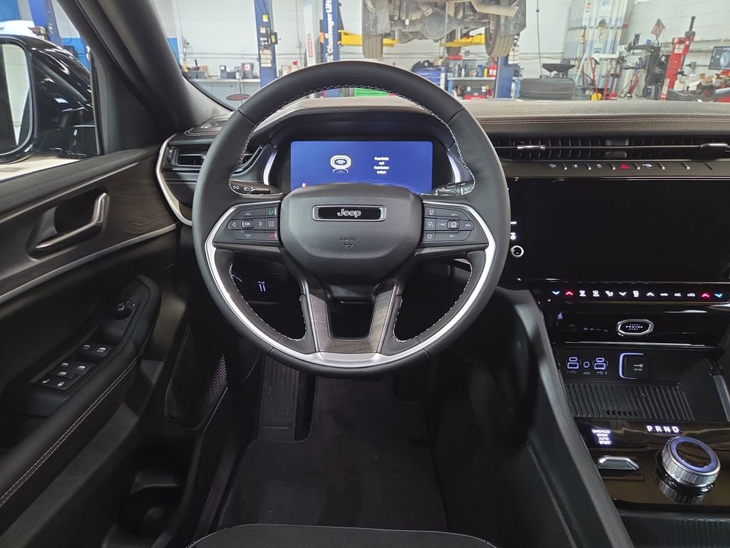 New 2026 Jeep Grand Cherokee Laredo image 13