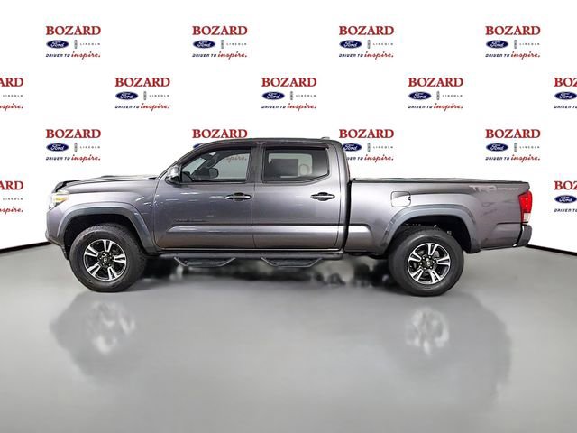 Used 2017 Toyota Tacoma TRD Sport RWD image 5