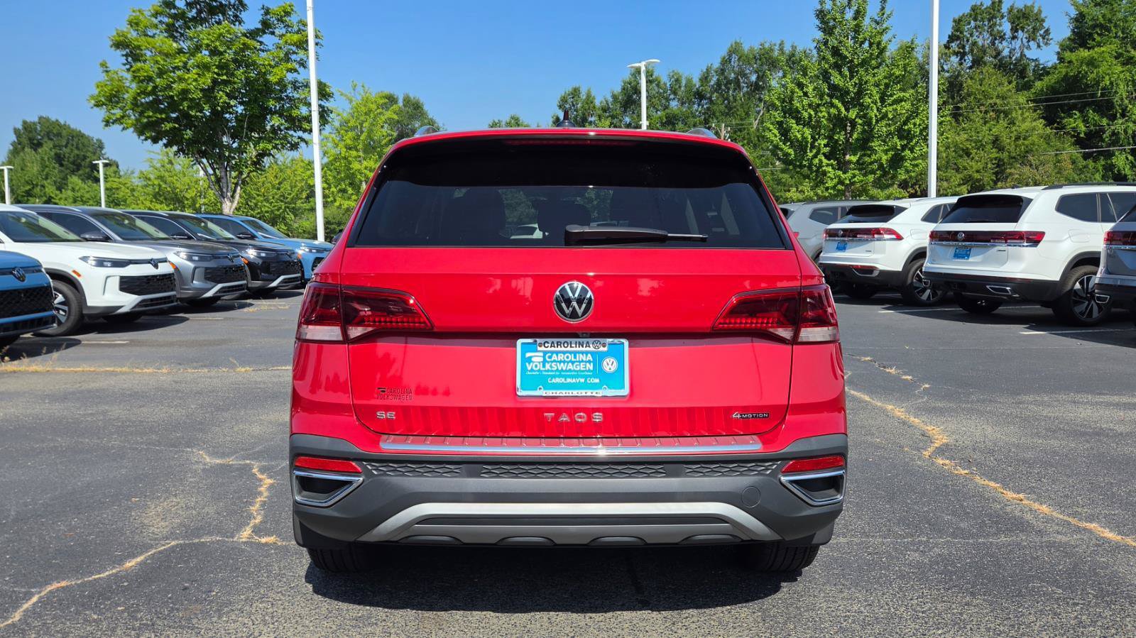 Certified 2024 Volkswagen Taos SE AWD/4WD image 3