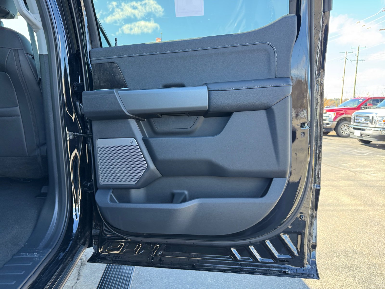 New 2026 Ford F250 Lariat w/ Black Appearance Package image 24