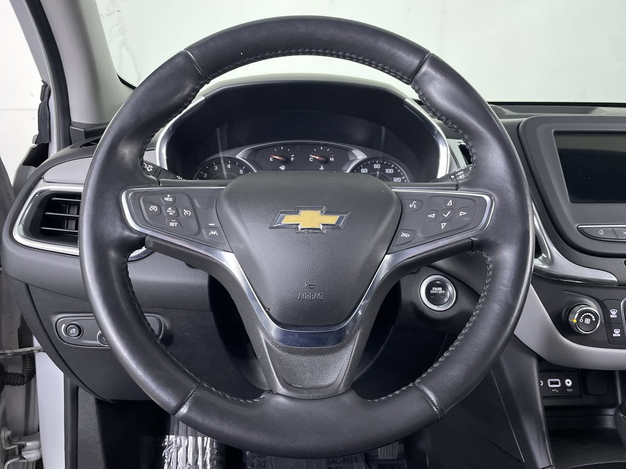 Used 2019 Chevrolet Equinox LT AWD/4WD image 13