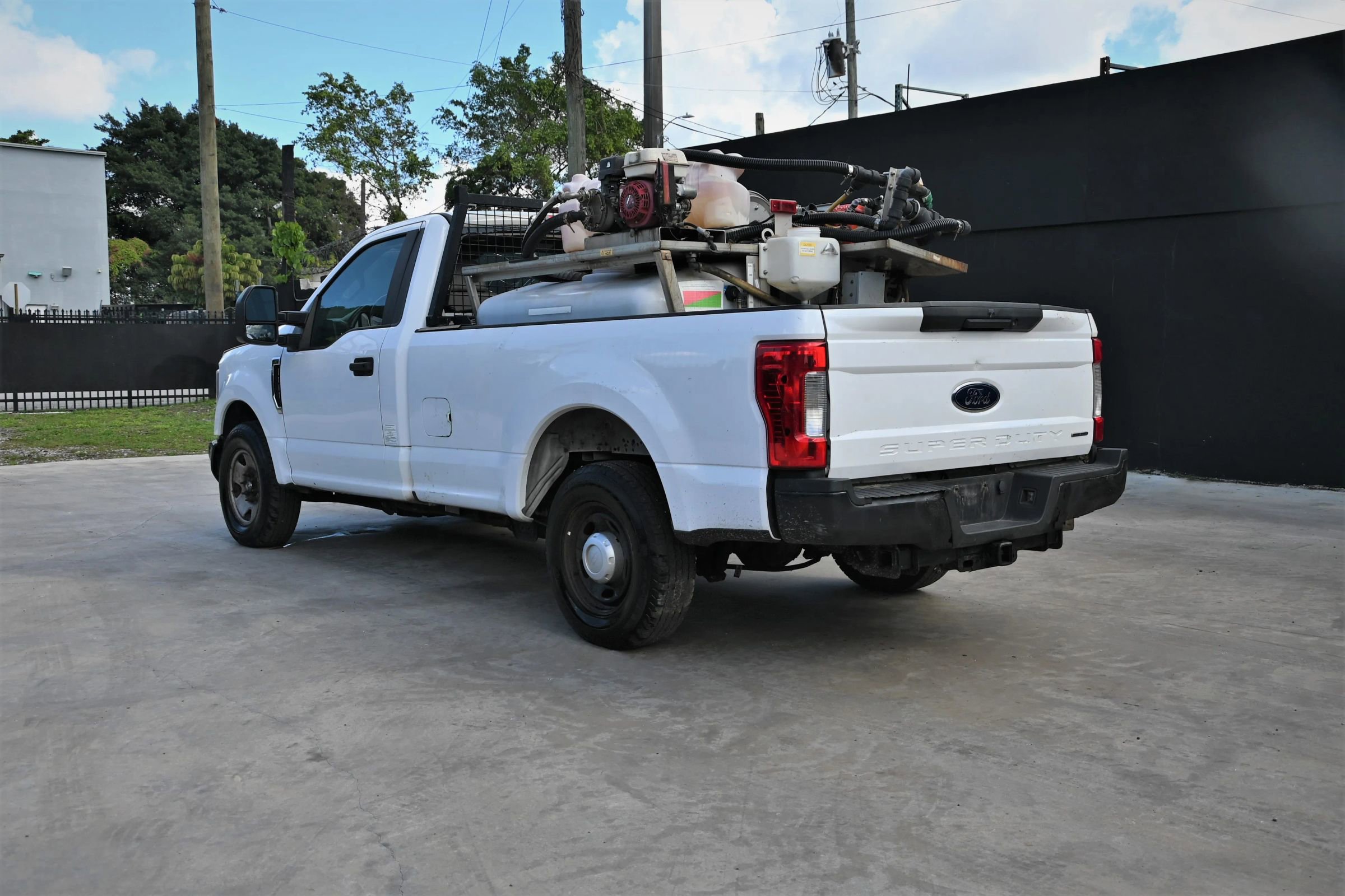 Used 2019 Ford F350 XL w/ Camper Package image 5