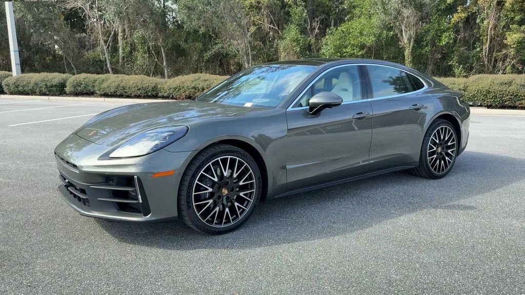New 2025 Porsche Panamera 4 image 4