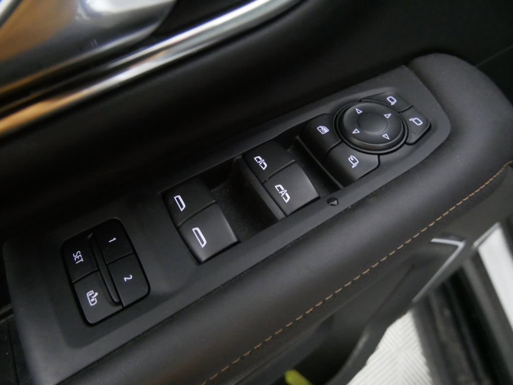 Used 2024 GMC Yukon AT4 w/ Technology Package image 13