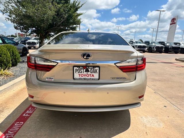Used 2017 Lexus ES 300h FWD image 12