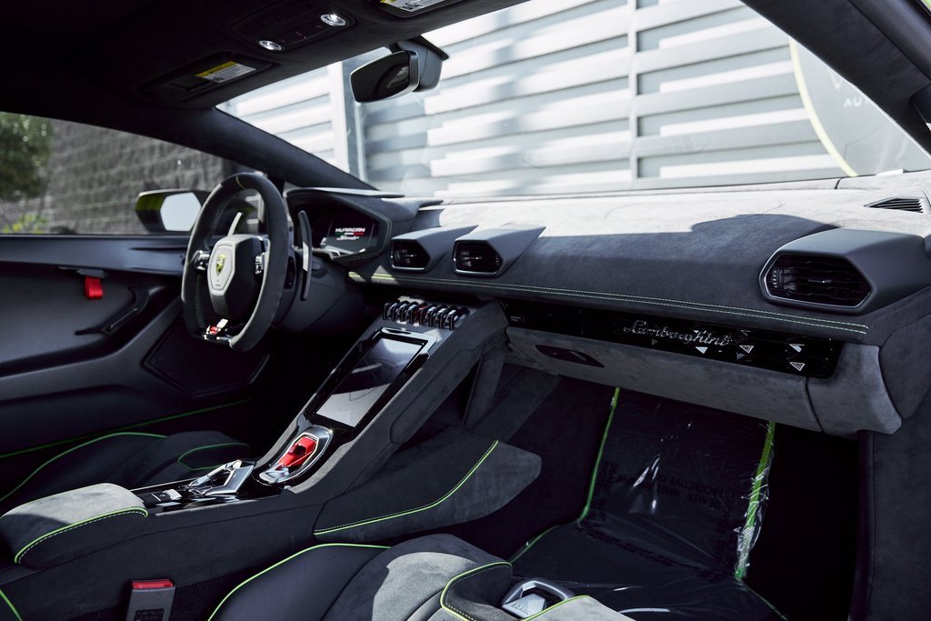 Used 2024 Lamborghini Huracan Sterrato image 46