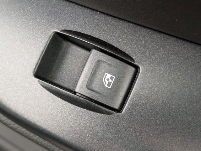 Used 2018 Chevrolet Tahoe LT image 36