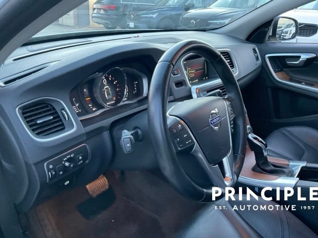 Used 2017 Volvo S60 T5 Inscription Platinum FWD image 10