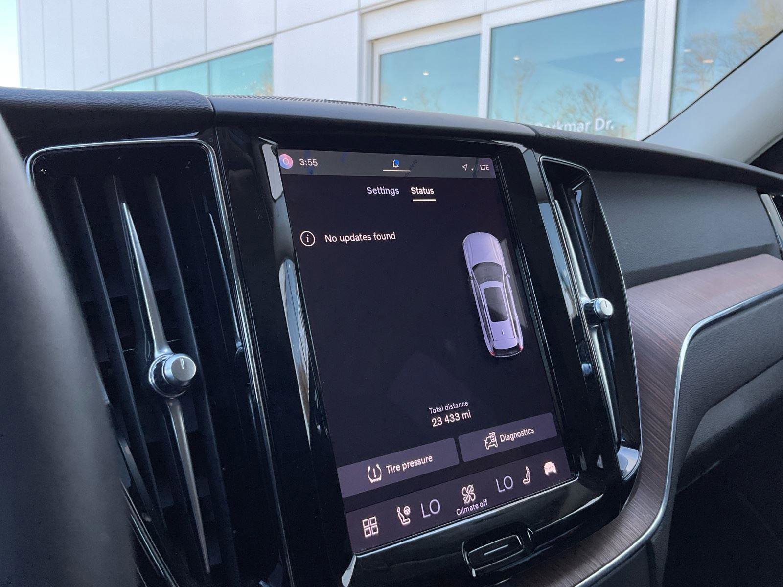 Certified 2023 Volvo XC60 B5 Plus w/ Protection Package Premier image 23