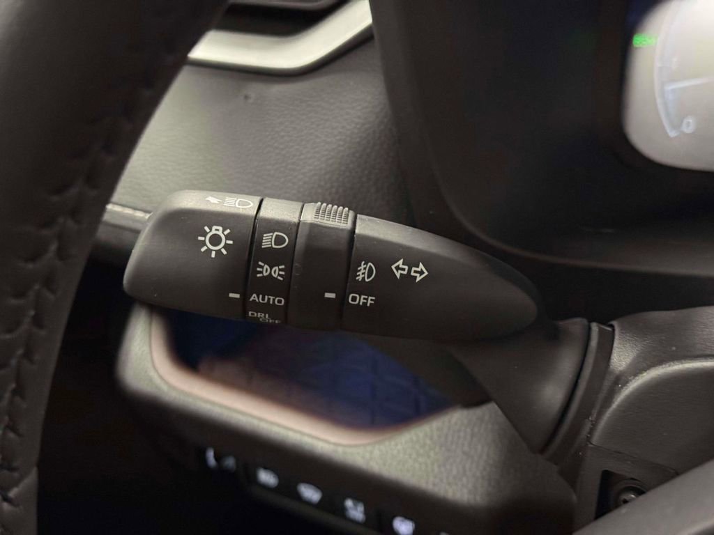 Used 2025 Toyota RAV4 Limited w/ Advanced Technology Package image 21