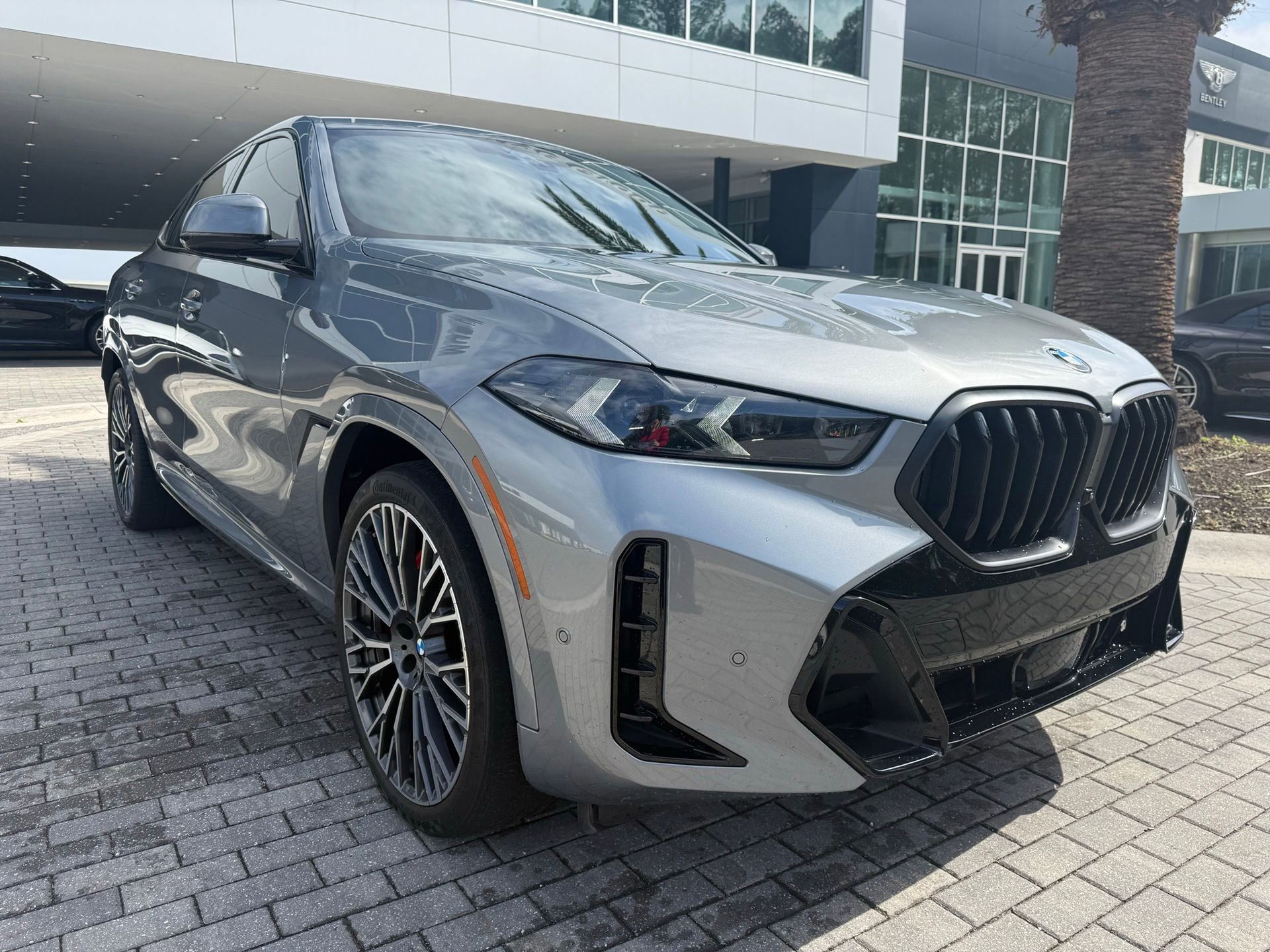 Used 2024 BMW X6 xDrive40i w/ Executive Package image 7