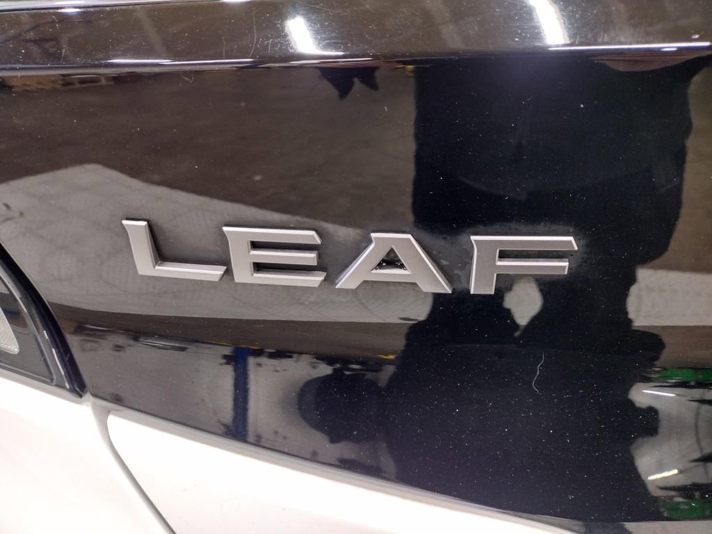 Used 2023 Nissan Leaf S image 14