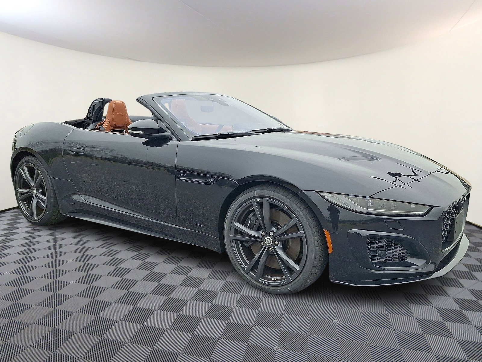 New 2024 Jaguar F-TYPE R image 5