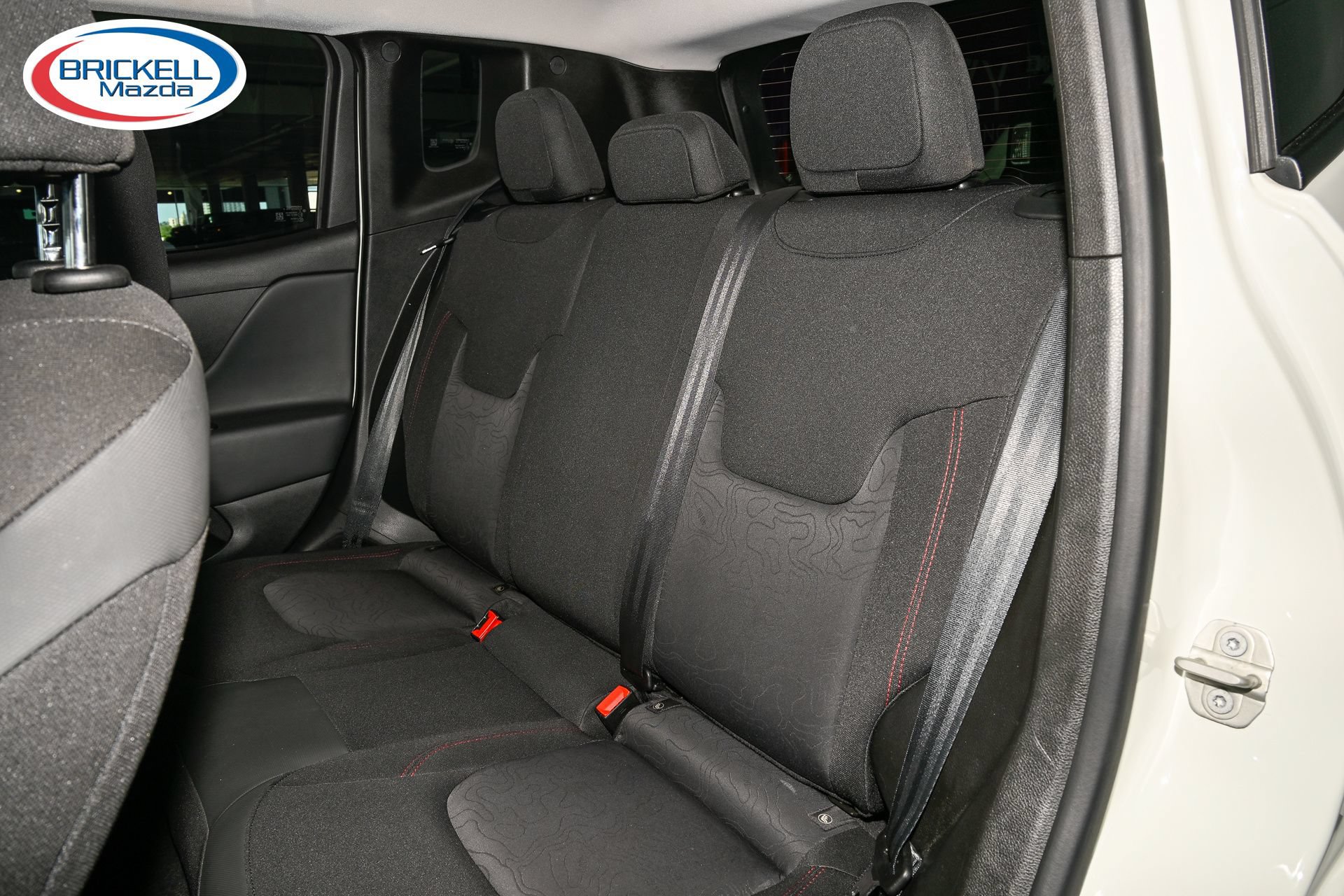Used 2023 Jeep Renegade Trailhawk AWD/4WD image 17