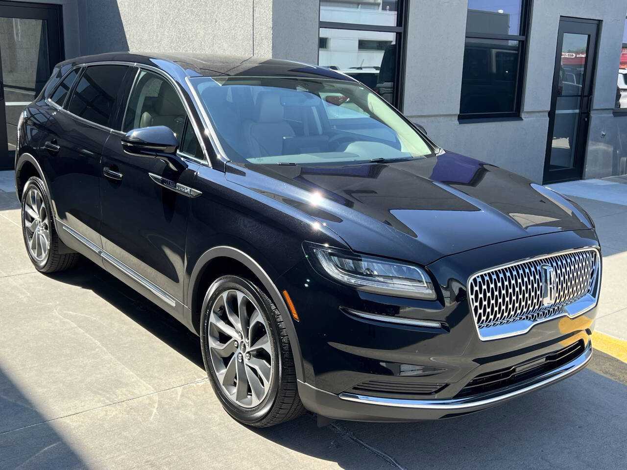 Used 2022 Lincoln Nautilus Reserve image 7