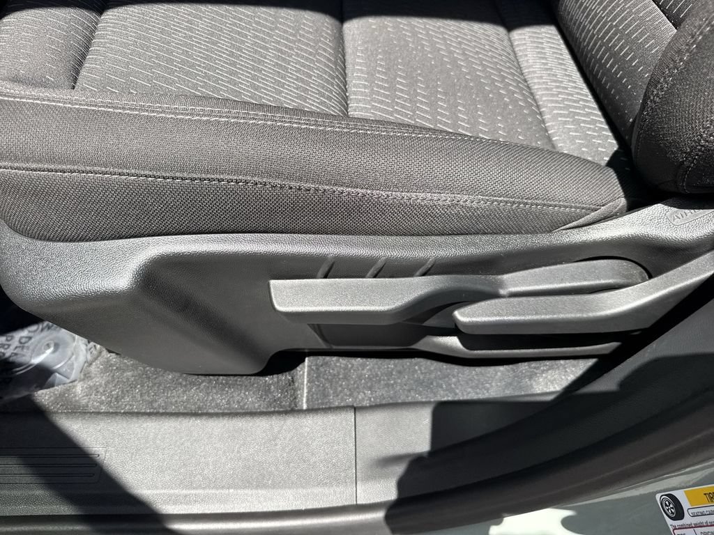 Used 2026 Chevrolet Equinox LT FWD image 41