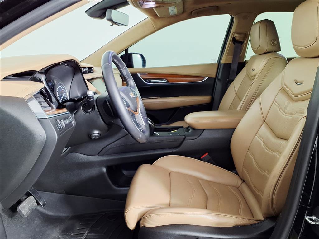 Used 2017 Cadillac XT5 Platinum w/ Driver Assist Package image 17