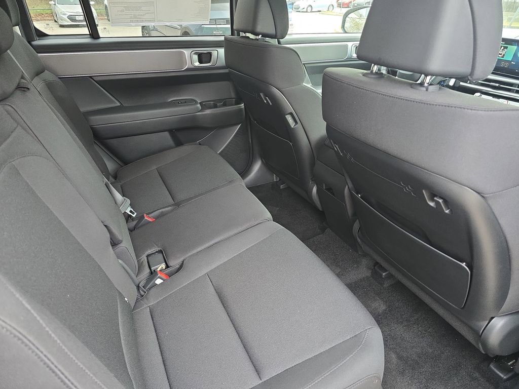 Certified 2026 Hyundai Santa Fe SE FWD image 11