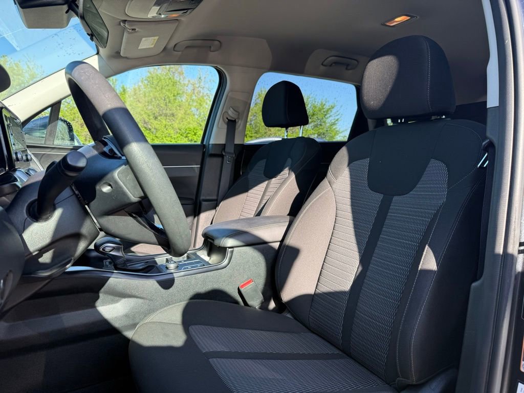 Certified 2023 Kia Sorento LX FWD image 8