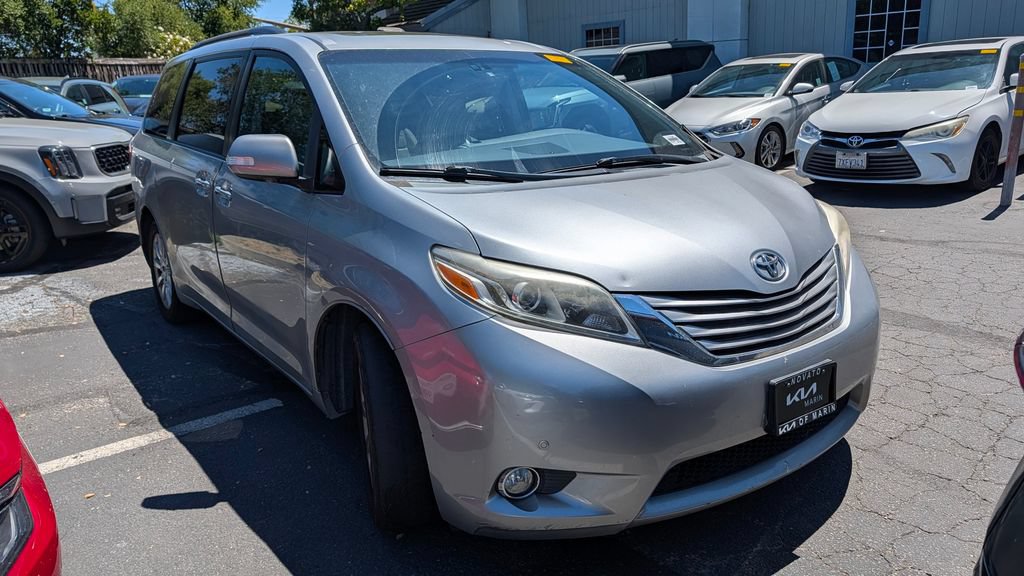 Used 2015 Toyota Sienna Limited Premium AWD/4WD image 6