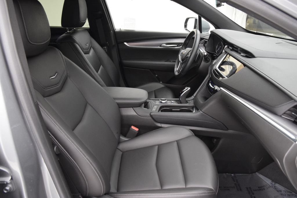 Used 2025 Cadillac XT5 Luxury FWD image 15