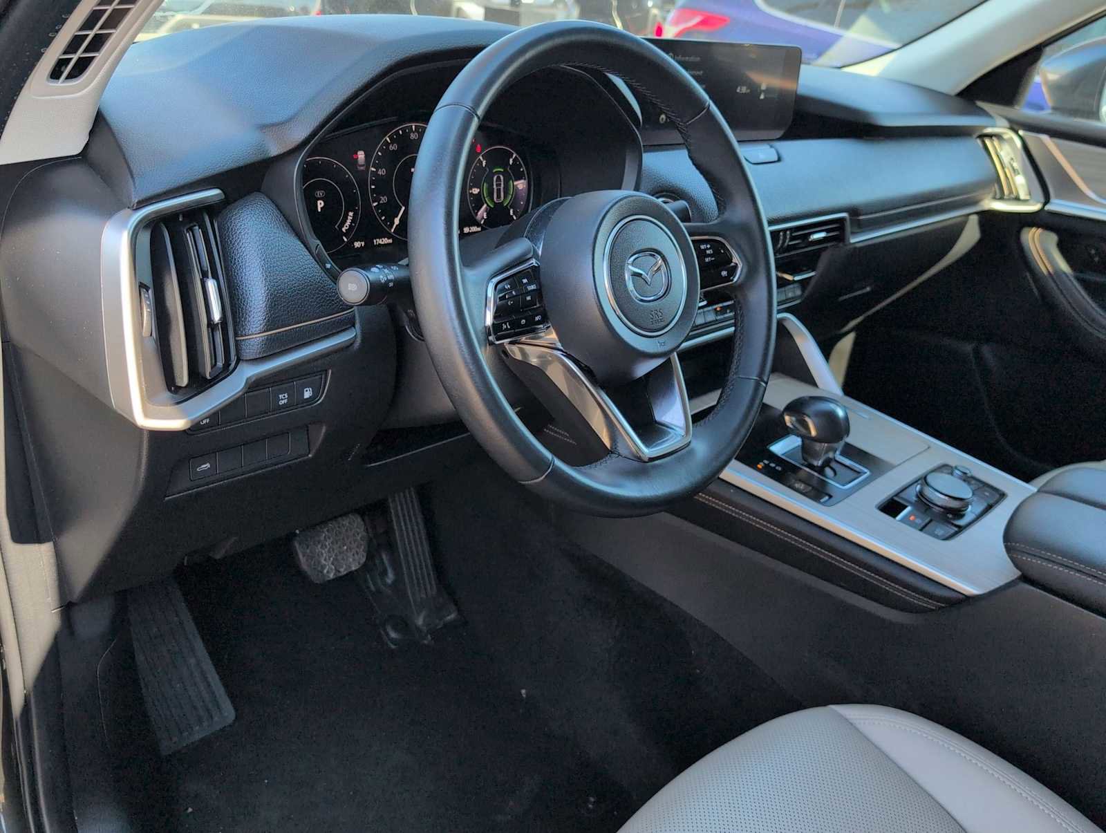 Used 2024 MAZDA CX-90 Plug-In Hybrid w/ Preferred image 10