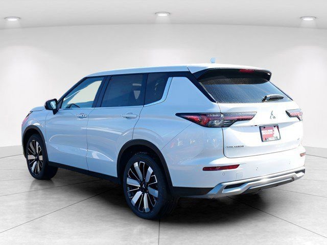 New 2026 Mitsubishi Outlander SE AWD/4WD image 2