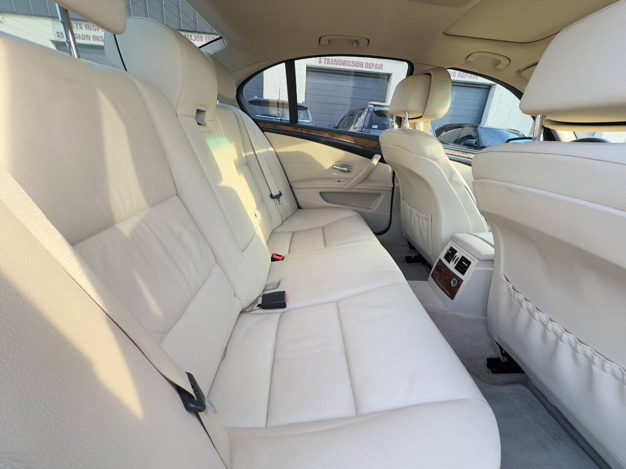 Used 2010 BMW 528i xDrive Sedan AWD/4WD image 12