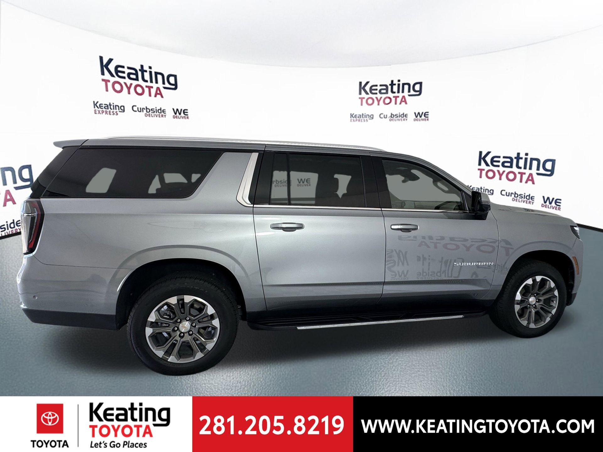 Used 2025 Chevrolet Suburban LT w/ Comfort Package RWD image 4