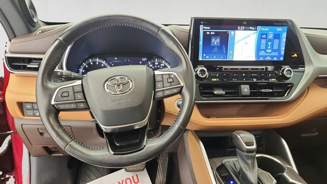 Used 2021 Toyota Highlander Platinum AWD/4WD image 13