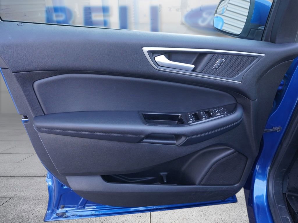 Used 2018 Ford Edge SEL w/ Equipment Group 201A image 22