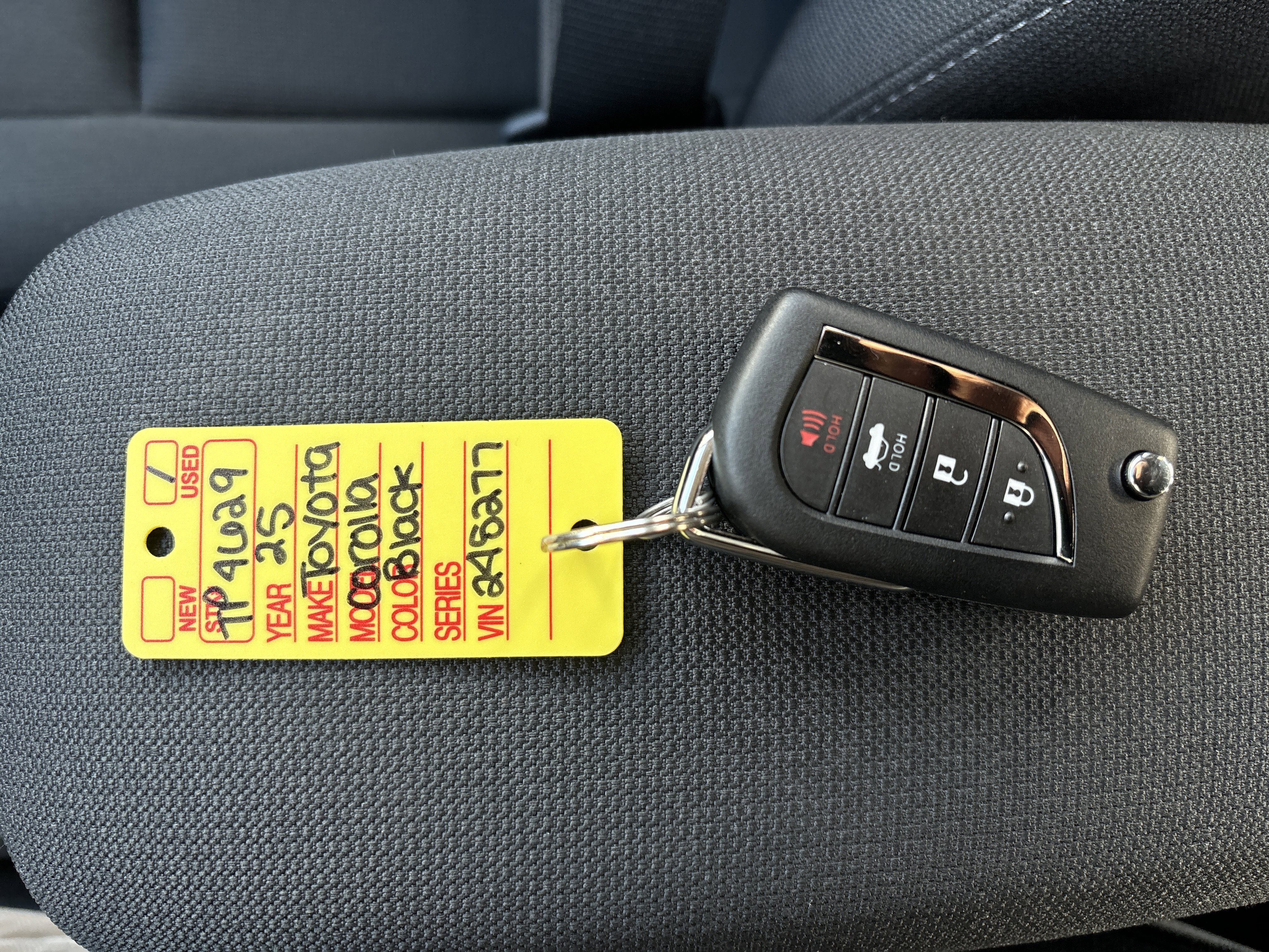 Used 2025 Toyota Corolla LE image 28