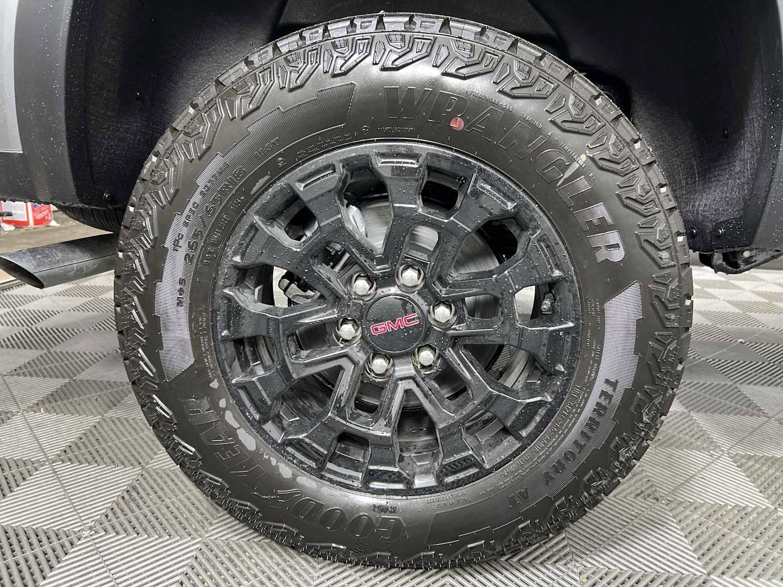 New 2026 GMC Canyon Elevation image 15