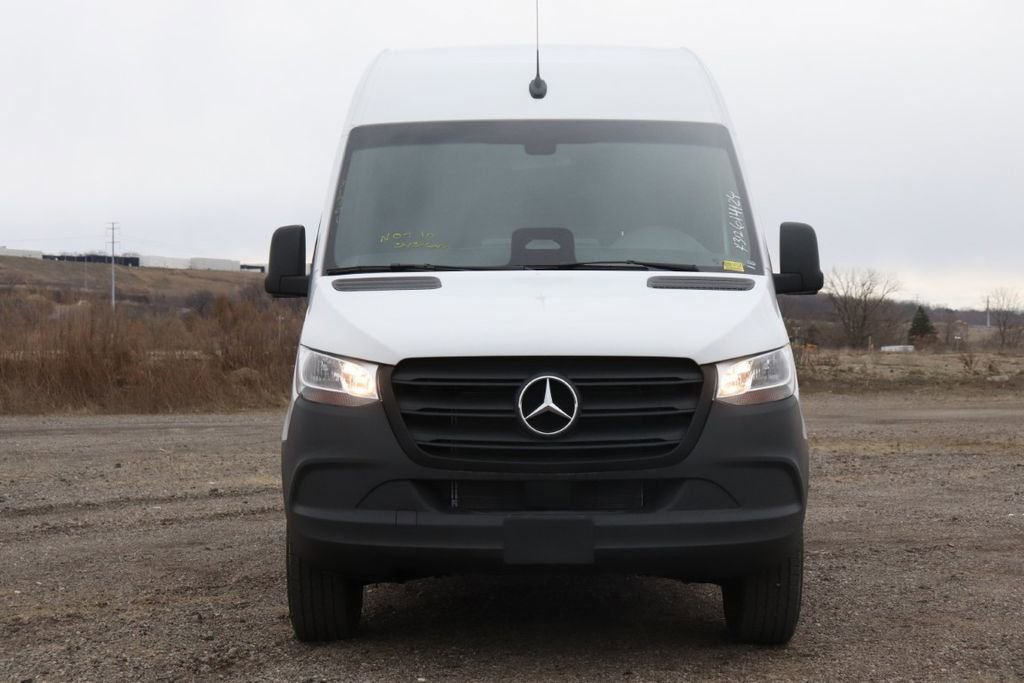 Used 2025 Mercedes-Benz Sprinter 2500 image 2