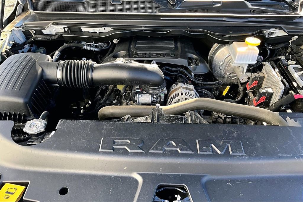 Used 2022 RAM 1500 Limited w/ Body-Colour Bumper Group image 28