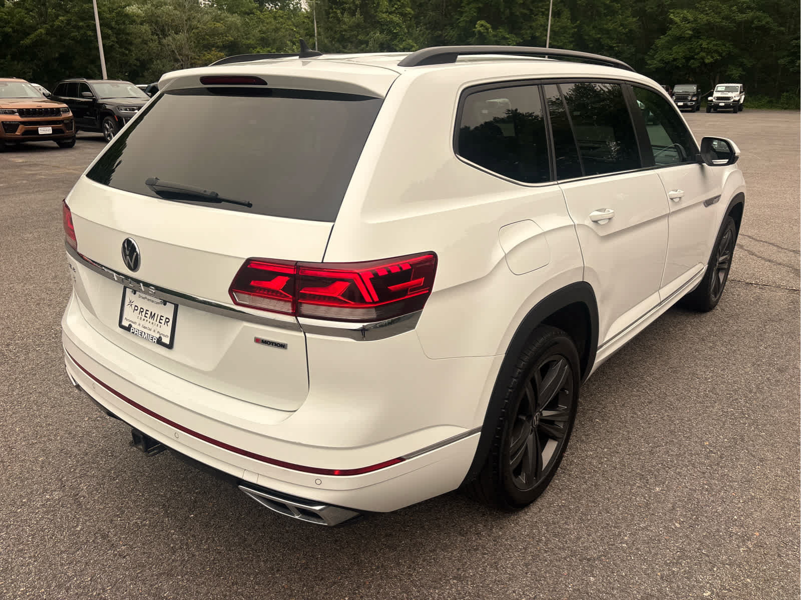 Used 2021 Volkswagen Atlas SE w/ Towing Package AWD/4WD image 6