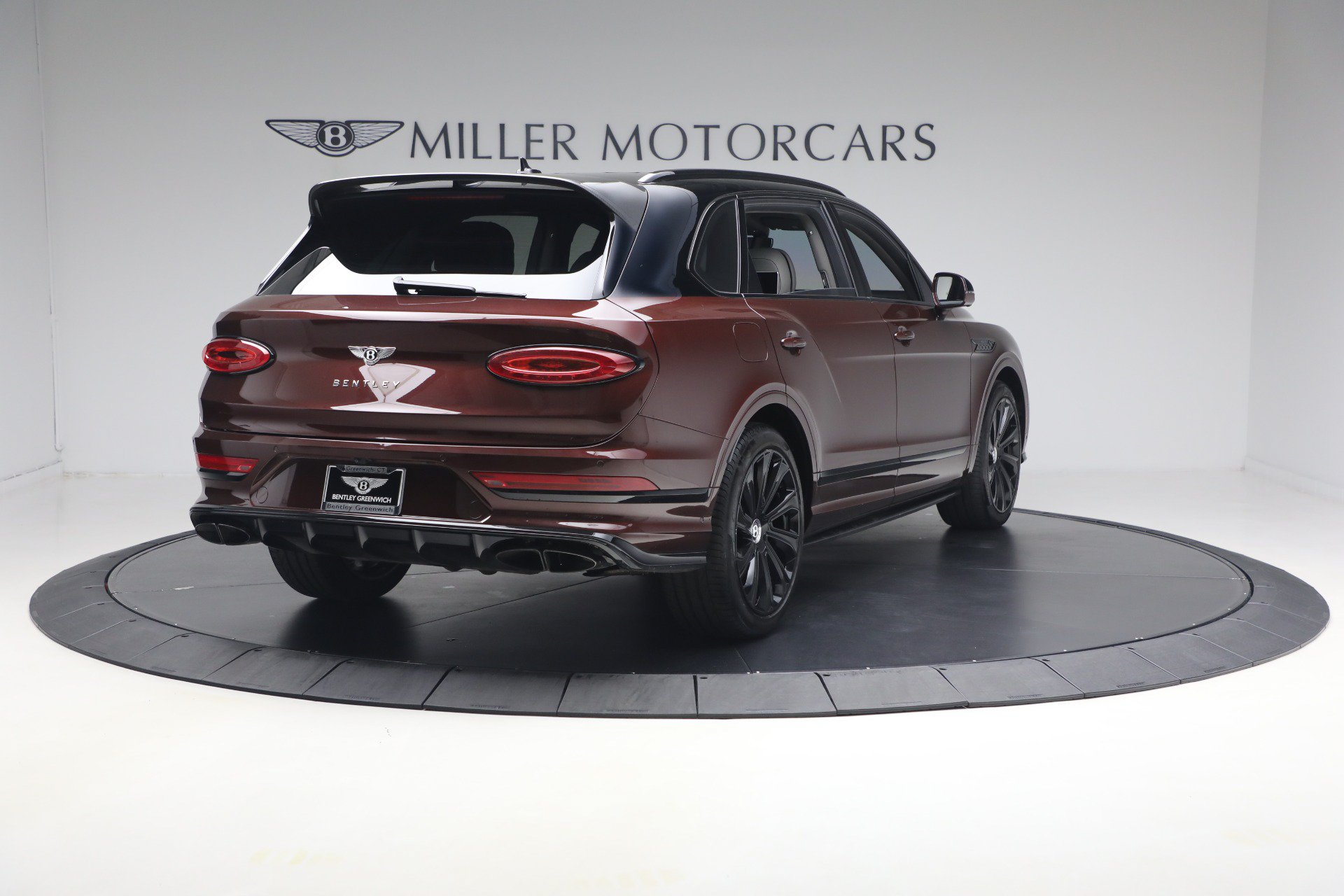 Certified 2024 Bentley Bentayga Extended Wheelbase AWD/4WD image 7