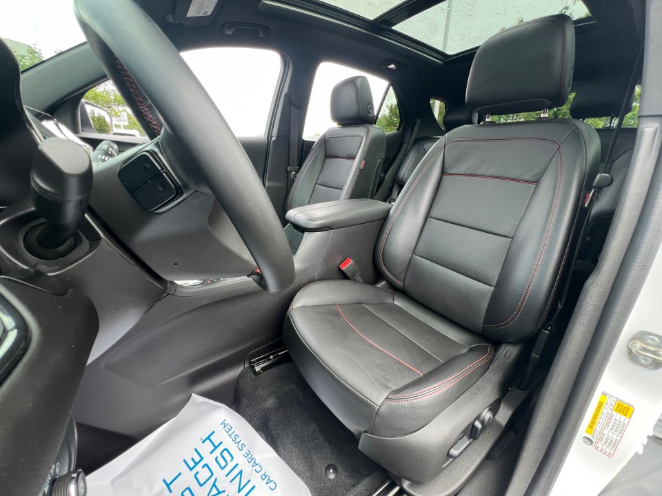 Used 2024 Chevrolet Equinox RS w/ RS Leather Package FWD image 30