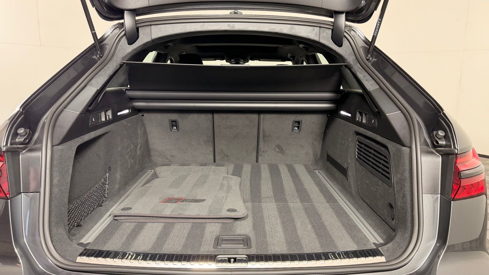 New 2026 Audi RS 6 performance AWD/4WD image 16