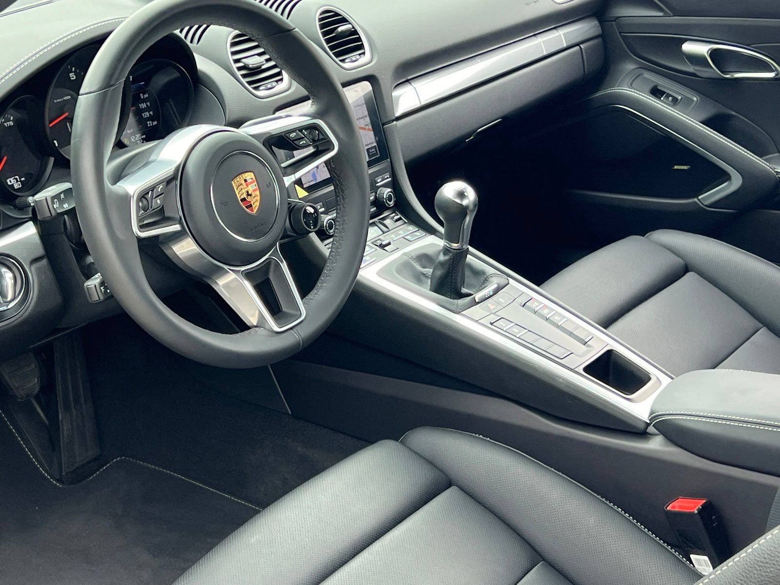 Certified 2024 Porsche 718 Cayman w/ Premium Package RWD image 4