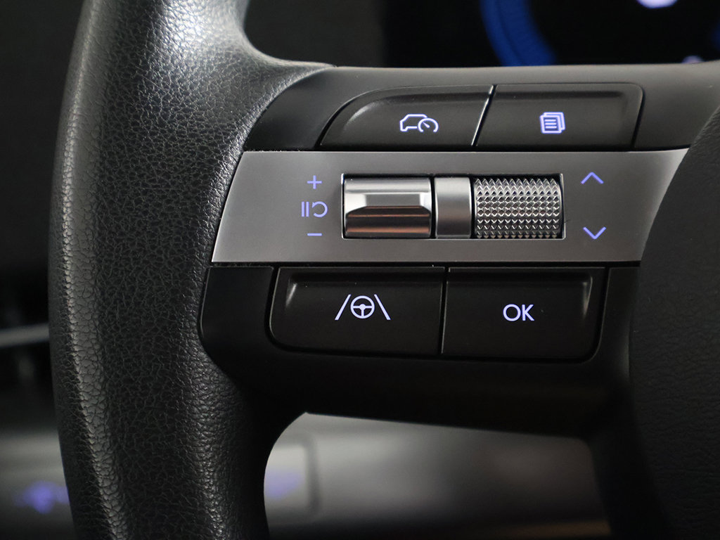 Certified 2025 Hyundai Kona SE FWD image 33