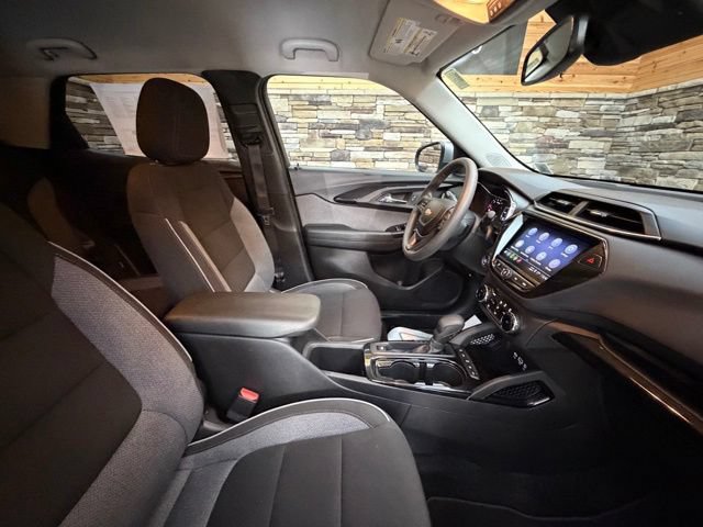 Used 2023 Chevrolet TrailBlazer LT w/ Convenience Package AWD/4WD image 16